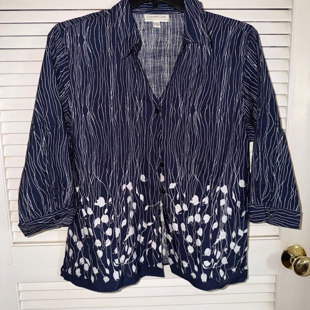 Coldwater Creek Navy and White blouse. Sz XLP
P2P-23 
Length- 25‎